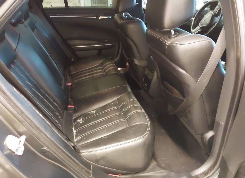 Photo 8 of 2019 Chrysler 300 300S AWD (VIN 2C3CCAGG0KH634442)