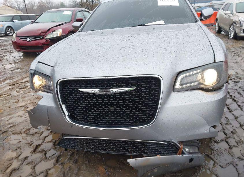 Photo 13 of 2016 Chrysler 300 300S (VIN 2C3CCAGG1GH142218)