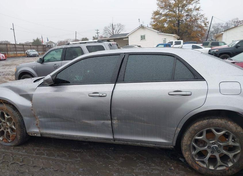 Photo 15 of 2016 Chrysler 300 300S (VIN 2C3CCAGG1GH142218)