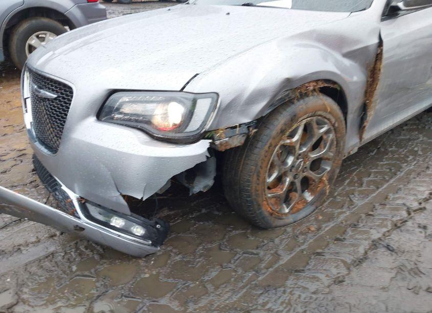 Photo 6 of 2016 Chrysler 300 300S (VIN 2C3CCAGG1GH142218)