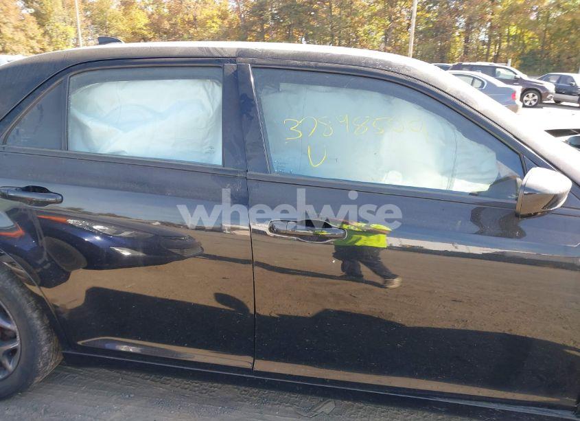 Photo 13 of 2016 Chrysler 300 300S (VIN 2C3CCAGG1GH152537)