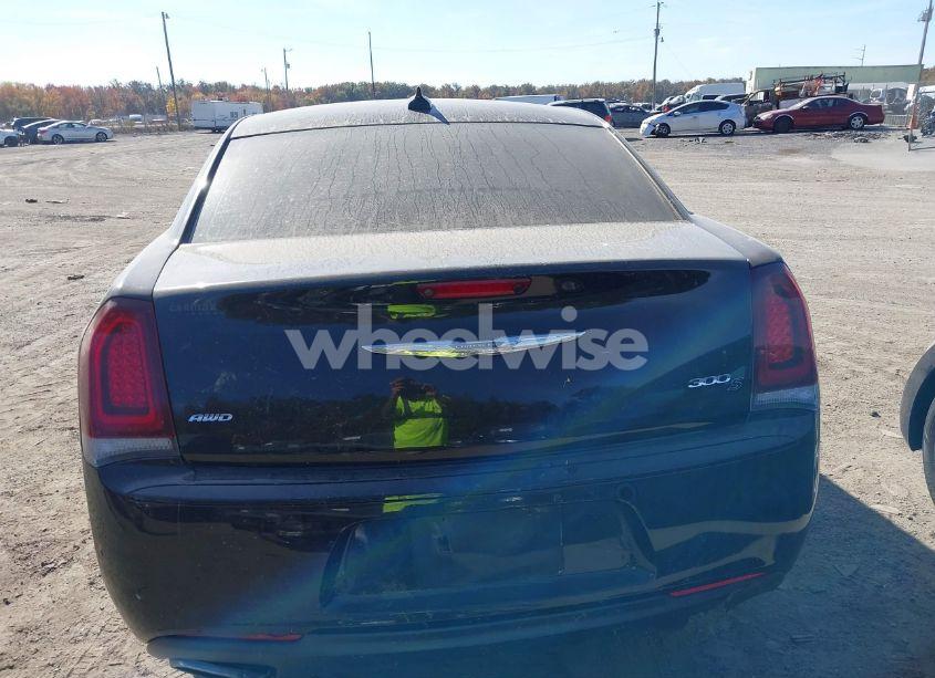 Photo 16 of 2016 Chrysler 300 300S (VIN 2C3CCAGG1GH152537)