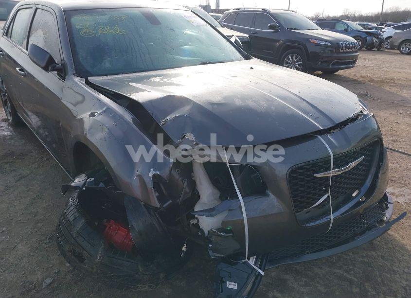 Photo 6 of 2016 Chrysler 300 300S (VIN 2C3CCAGG1GH209142)