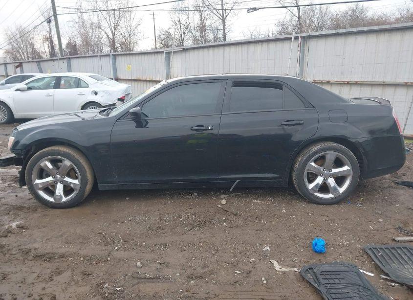 Photo 14 of 2014 Chrysler 300 300S (VIN 2C3CCAGG2EH222561)