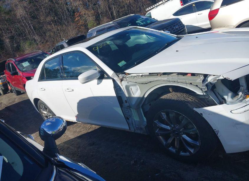 Photo 14 of 2014 Chrysler 300 300S (VIN 2C3CCAGG2EH381855)