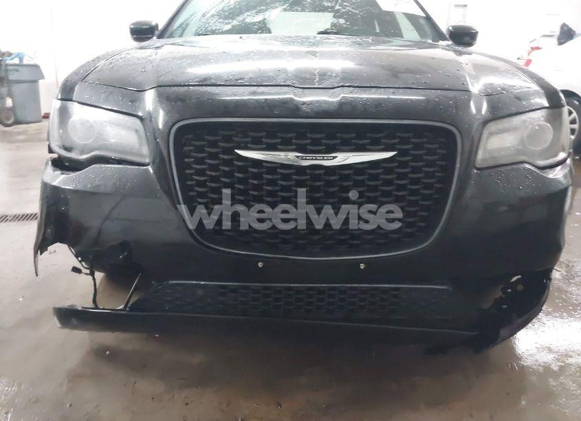 Photo 6 of 2015 Chrysler 300 300S (VIN 2C3CCAGG3FH787418)