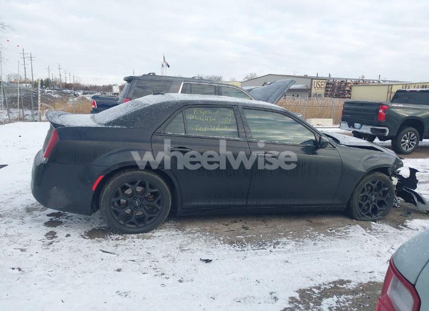 Photo 13 of 2016 Chrysler 300 300S (VIN 2C3CCAGG3GH253305)