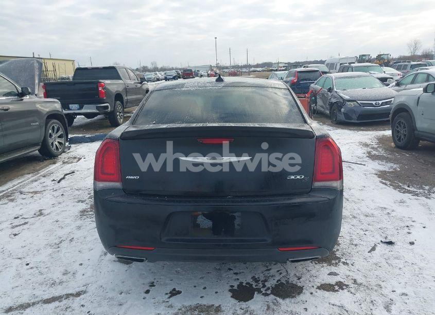 Photo 16 of 2016 Chrysler 300 300S (VIN 2C3CCAGG3GH253305)