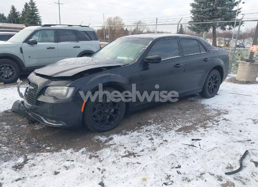 Photo 2 of 2016 Chrysler 300 300S (VIN 2C3CCAGG3GH253305)