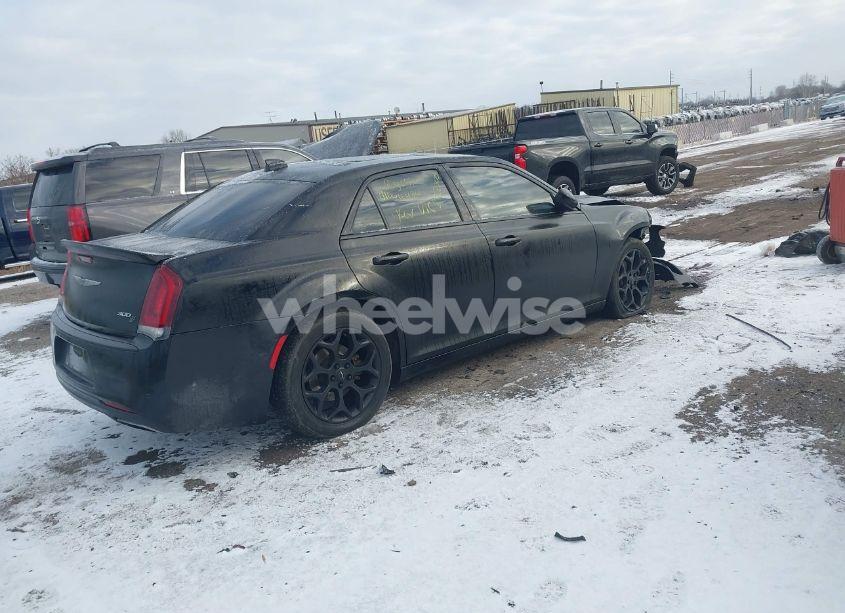 Photo 4 of 2016 Chrysler 300 300S (VIN 2C3CCAGG3GH253305)