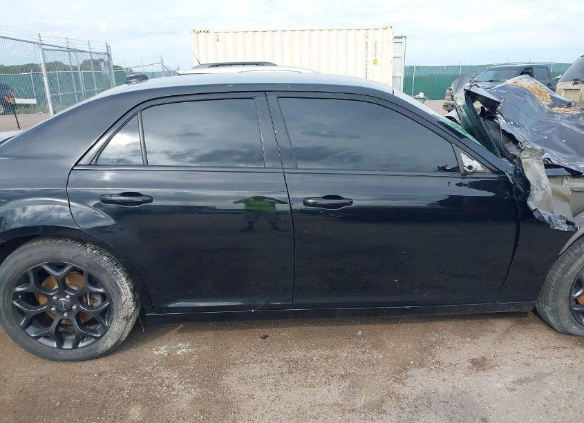 Photo 12 of 2019 Chrysler 300 S (VIN 2C3CCAGG3KH635214)