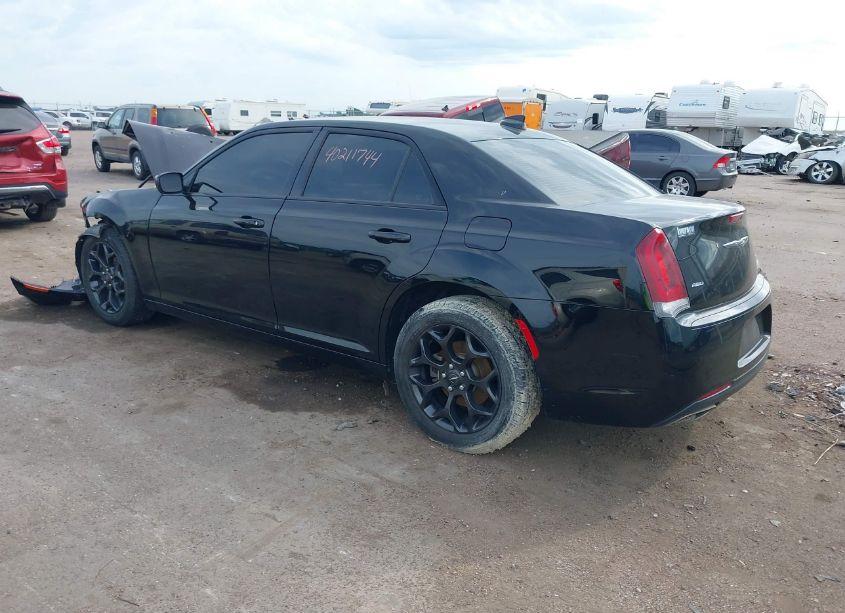 Photo 3 of 2019 Chrysler 300 S (VIN 2C3CCAGG3KH635214)