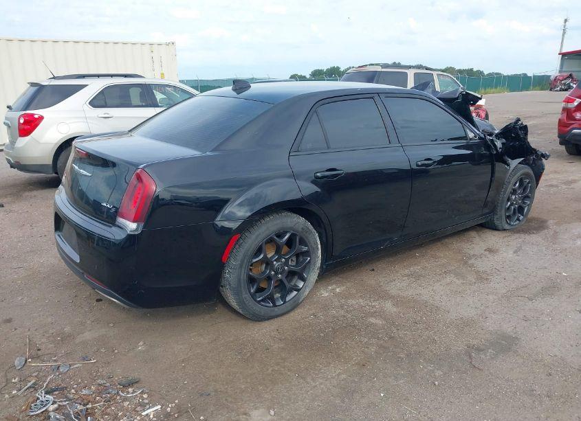 Photo 4 of 2019 Chrysler 300 S (VIN 2C3CCAGG3KH635214)