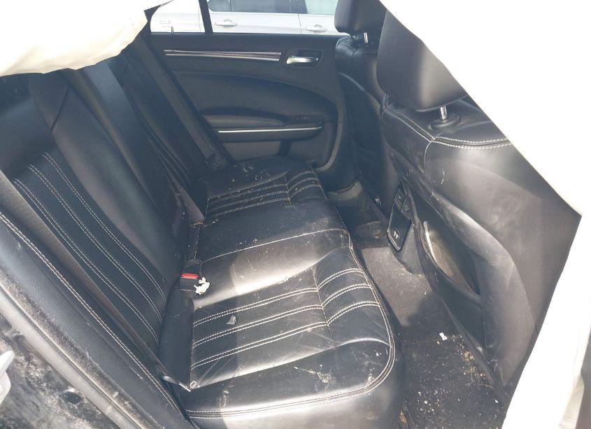 Photo 8 of 2019 Chrysler 300 S (VIN 2C3CCAGG3KH635214)