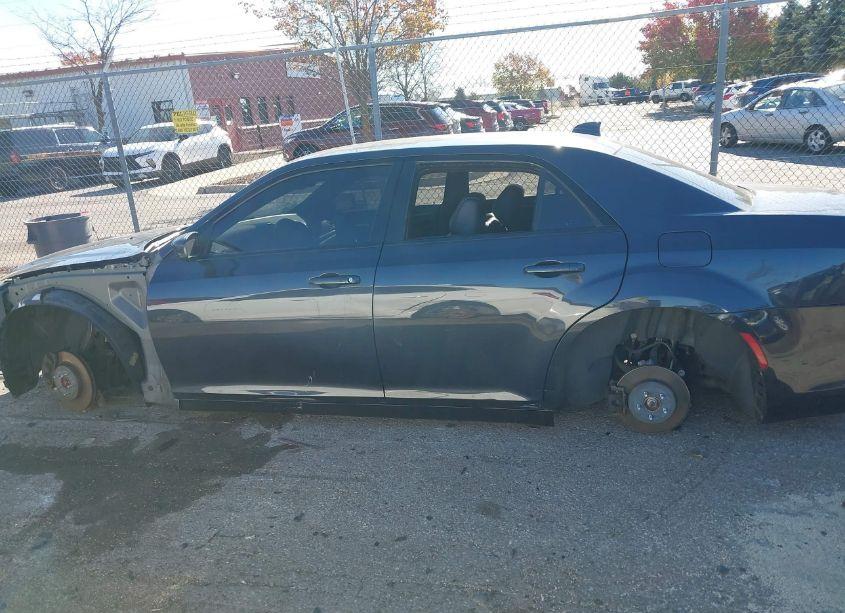 Photo 13 of 2016 Chrysler 300 300S (VIN 2C3CCAGG5GH304786)