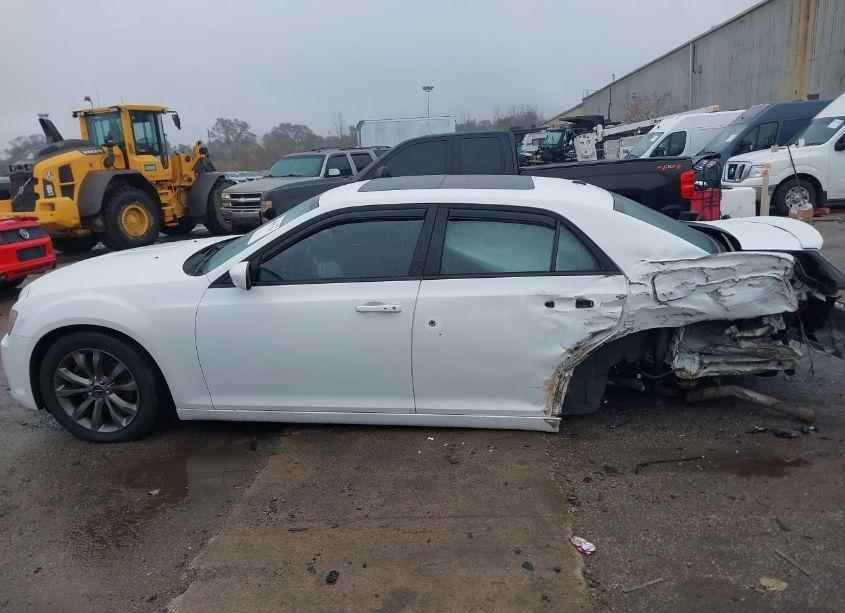 Photo 15 of 2014 Chrysler 300 300S (VIN 2C3CCAGG6EH240089)