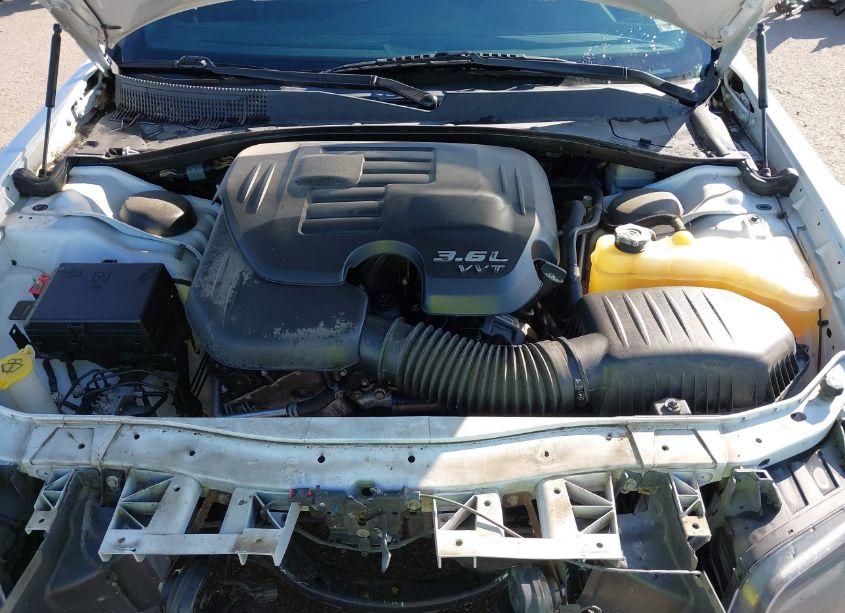 Photo 10 of 2015 Chrysler 300 300S (VIN 2C3CCAGG6FH814448)