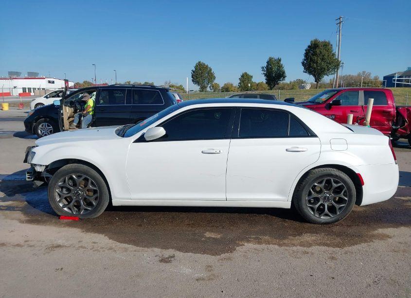 Photo 15 of 2015 Chrysler 300 300S (VIN 2C3CCAGG6FH814448)
