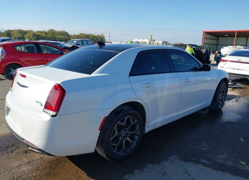 Photo 4 of 2015 Chrysler 300 300S (VIN 2C3CCAGG6FH814448)