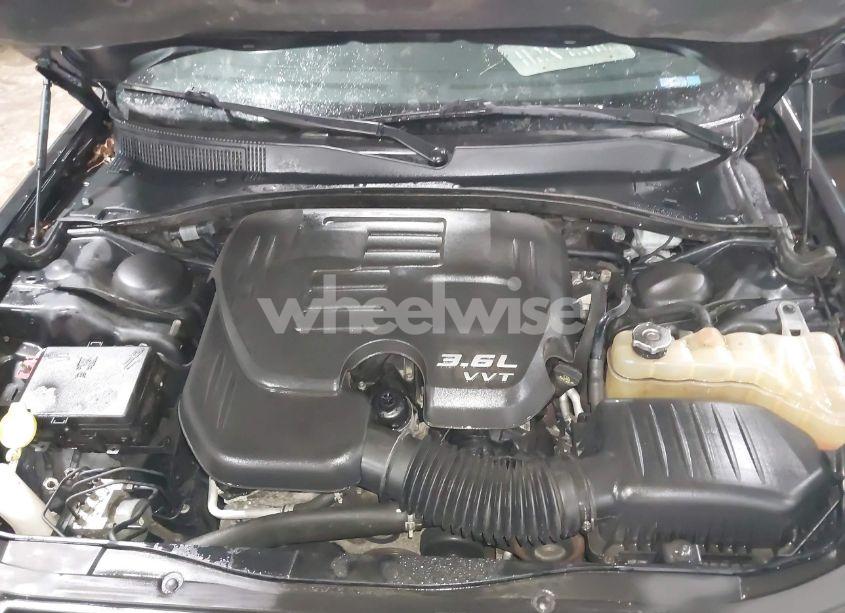 Photo 10 of 2016 Chrysler 300 300S (VIN 2C3CCAGG6GH287822)