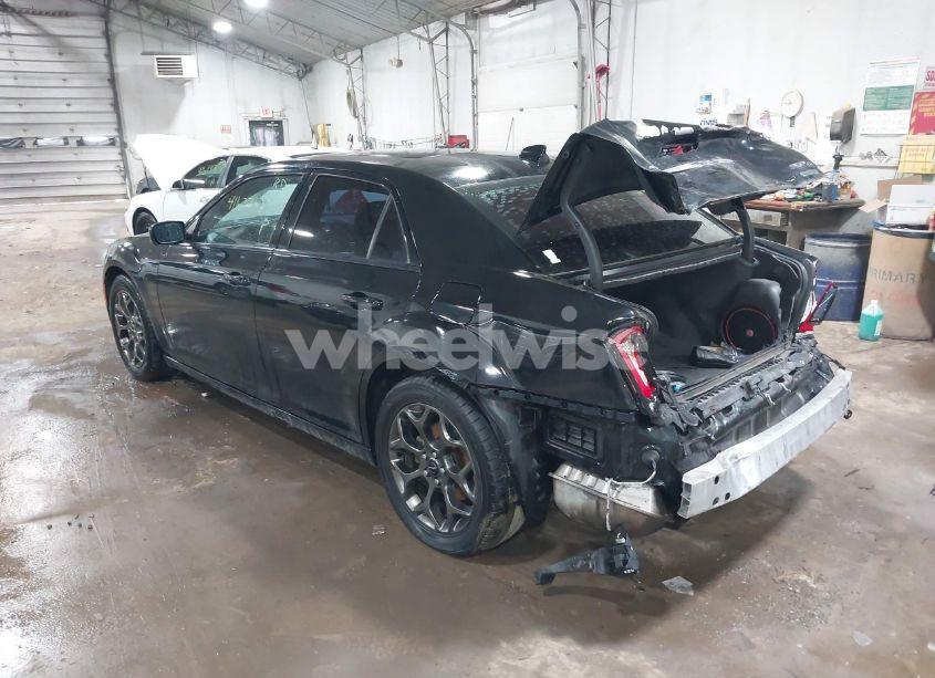 Photo 3 of 2016 Chrysler 300 300S (VIN 2C3CCAGG6GH287822)