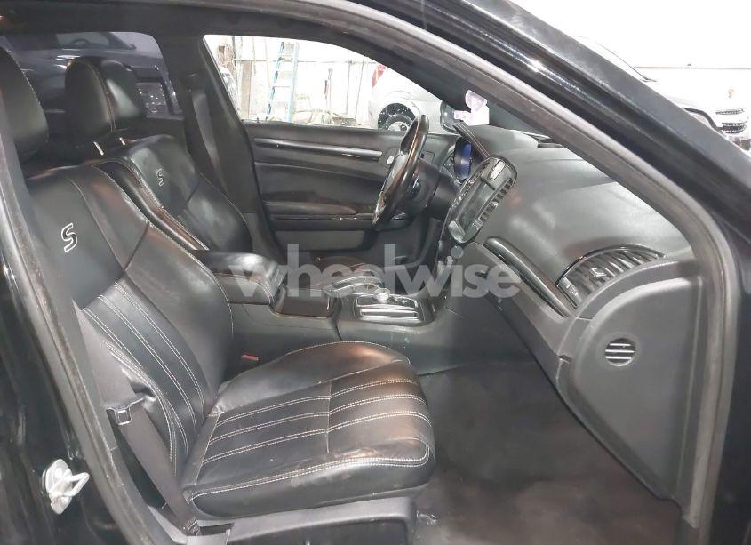 Photo 5 of 2016 Chrysler 300 300S (VIN 2C3CCAGG6GH287822)