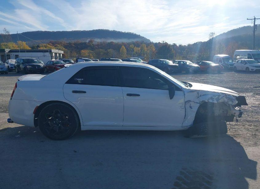 Photo 14 of 2015 Chrysler 300 300S (VIN 2C3CCAGG7FH909052)