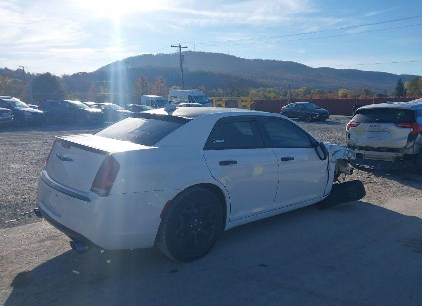 Photo 4 of 2015 Chrysler 300 300S (VIN 2C3CCAGG7FH909052)