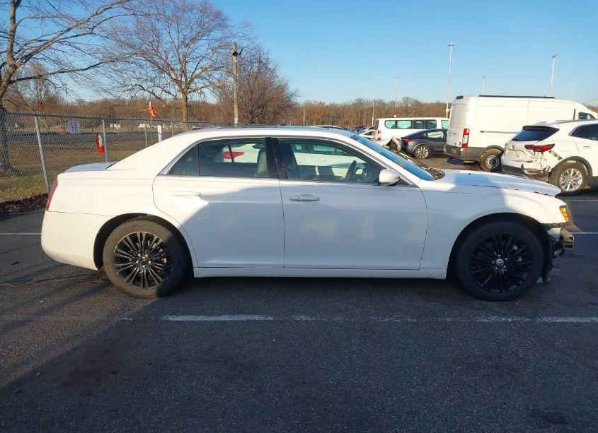 Photo 13 of 2012 Chrysler 300 S V6 (VIN 2C3CCAGG8CH160211)