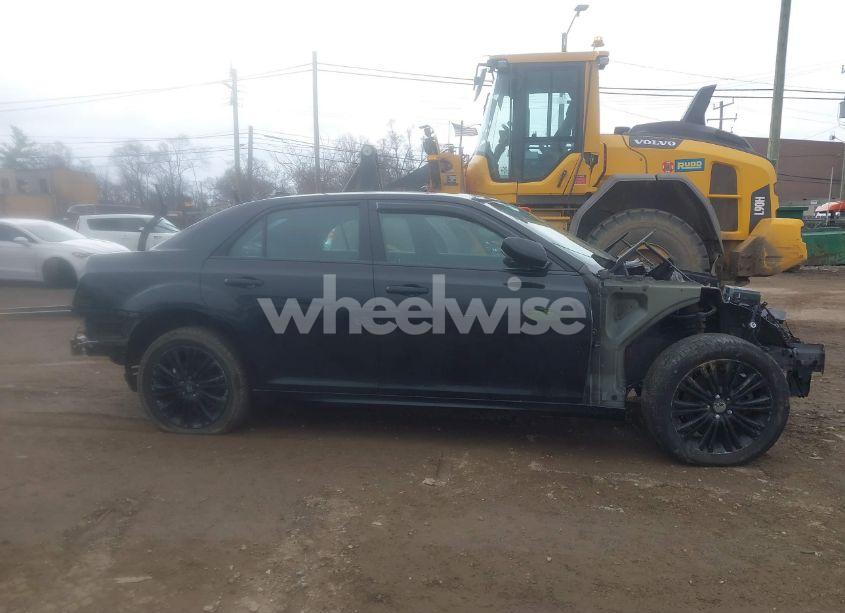 Photo 13 of 2016 Chrysler 300 (VIN 2C3CCAGG8GH296361)