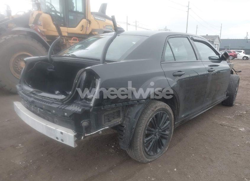 Photo 4 of 2016 Chrysler 300 (VIN 2C3CCAGG8GH296361)