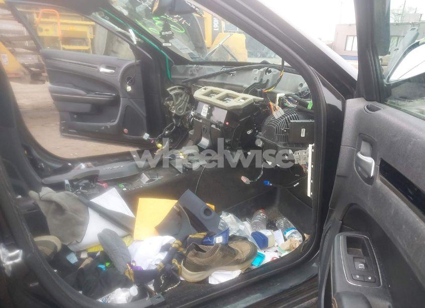 Photo 5 of 2016 Chrysler 300 (VIN 2C3CCAGG8GH296361)