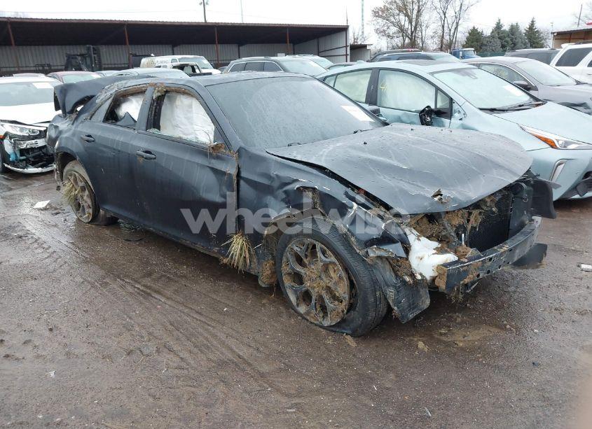 2019 Chrysler 300 300S AWD (VIN 2C3CCAGG8KH637069) main photo