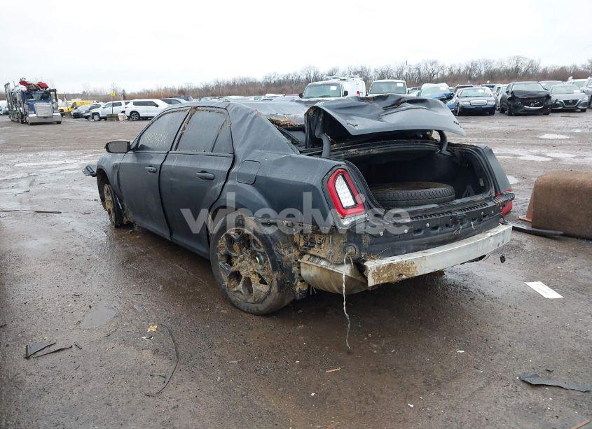 Photo 3 of 2019 Chrysler 300 300S AWD (VIN 2C3CCAGG8KH637069)