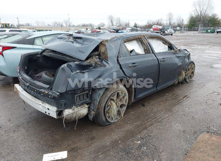 Photo 4 of 2019 Chrysler 300 300S AWD (VIN 2C3CCAGG8KH637069)