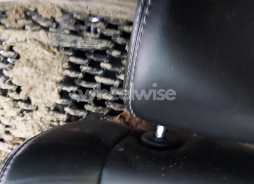 Photo 8 of 2019 Chrysler 300 300S AWD (VIN 2C3CCAGG8KH637069)