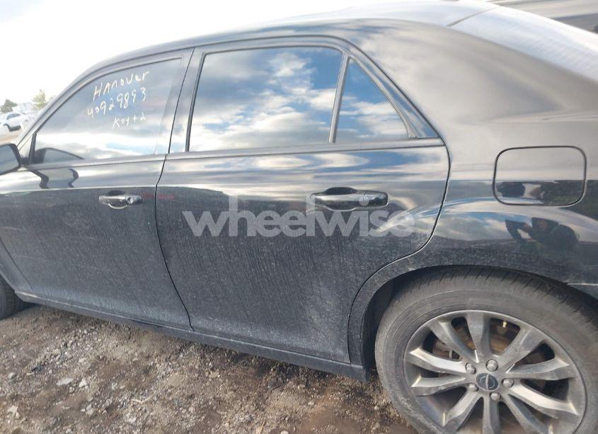 Photo 14 of 2014 Chrysler 300 300S (VIN 2C3CCAGG9EH361487)