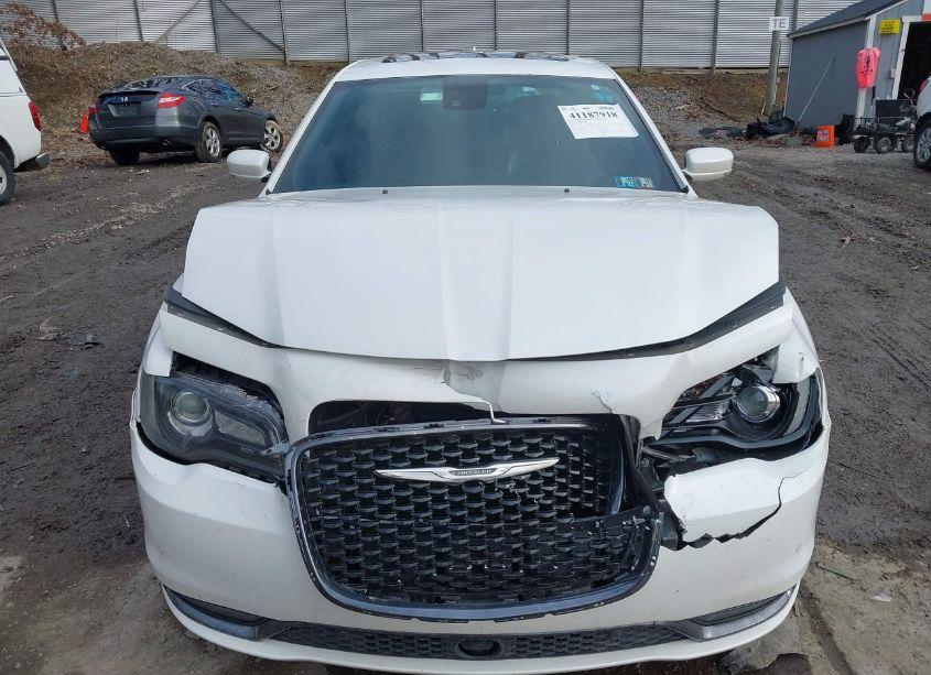 Photo 12 of 2015 Chrysler 300 (VIN 2C3CCAGG9FH808871)