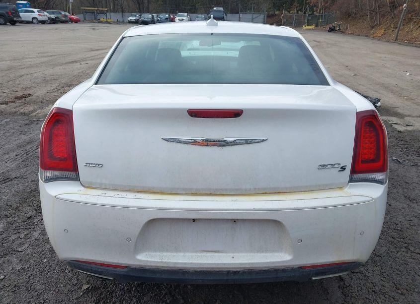 Photo 16 of 2015 Chrysler 300 (VIN 2C3CCAGG9FH808871)