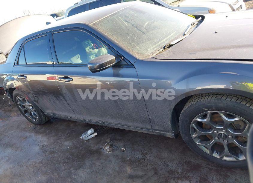 Photo 13 of 2016 Chrysler 300 300S (VIN 2C3CCAGG9GH170915)