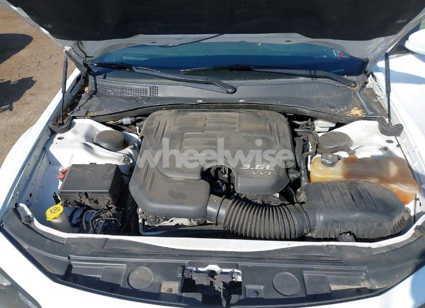 Photo 10 of 2014 Chrysler 300 300S (VIN 2C3CCAGGXEH142263)