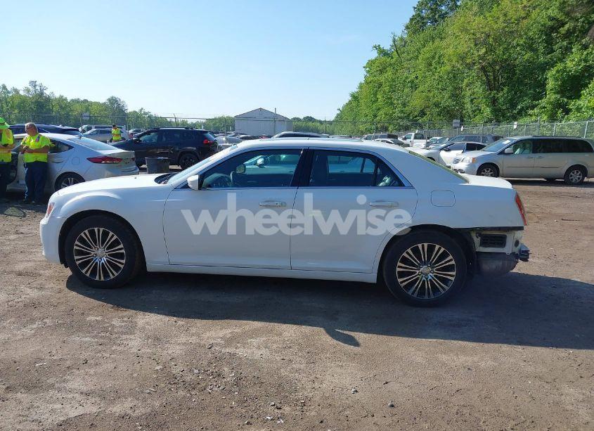 Photo 14 of 2014 Chrysler 300 300S (VIN 2C3CCAGGXEH142263)