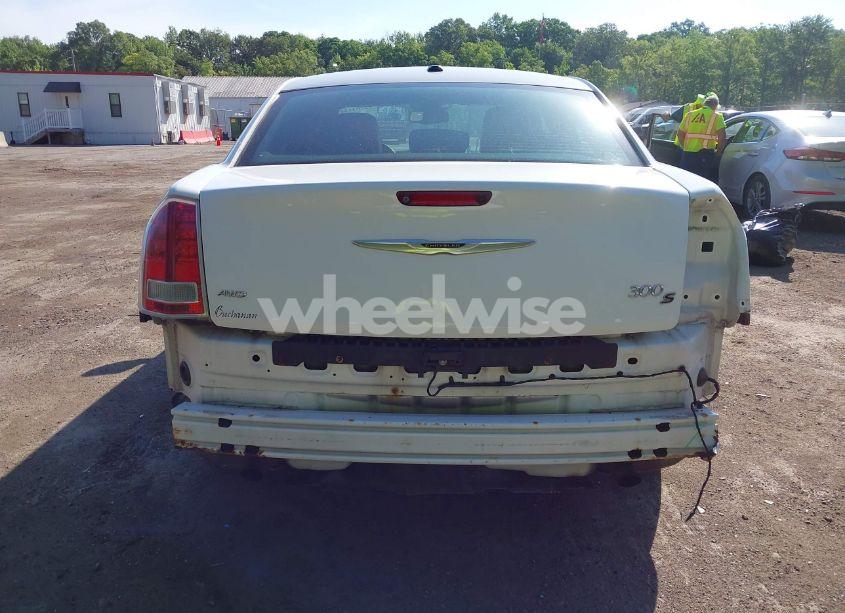 Photo 16 of 2014 Chrysler 300 300S (VIN 2C3CCAGGXEH142263)