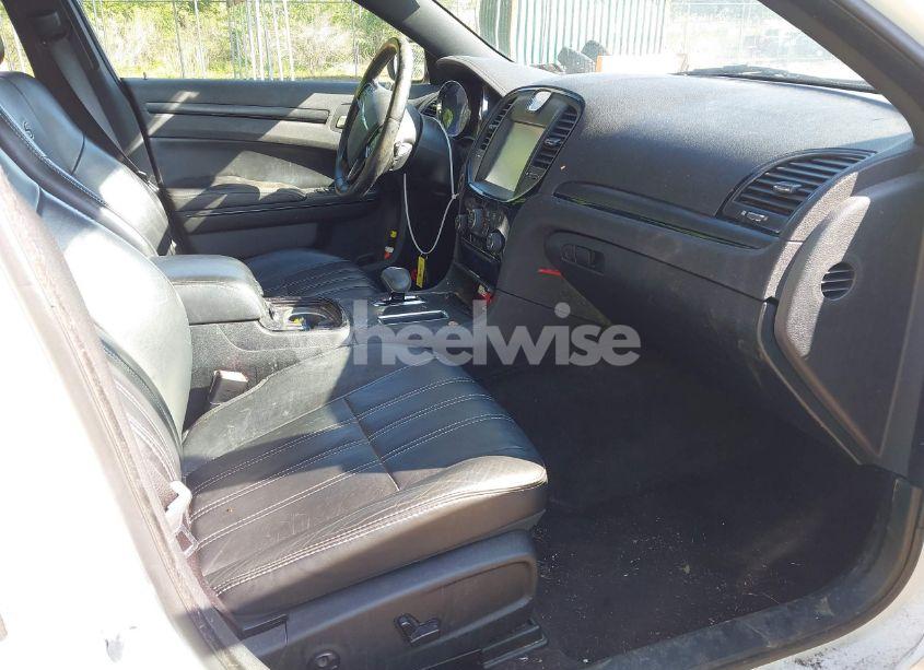 Photo 5 of 2014 Chrysler 300 300S (VIN 2C3CCAGGXEH142263)