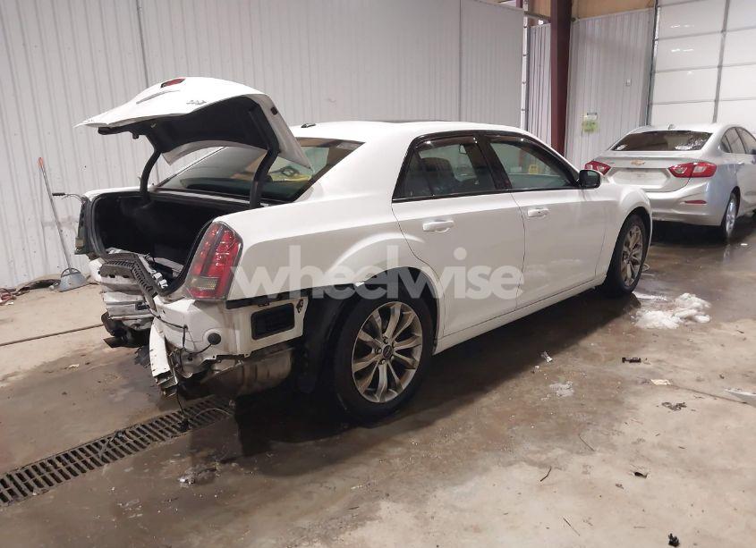 Photo 4 of 2014 Chrysler 300 300S (VIN 2C3CCAGGXEH384728)