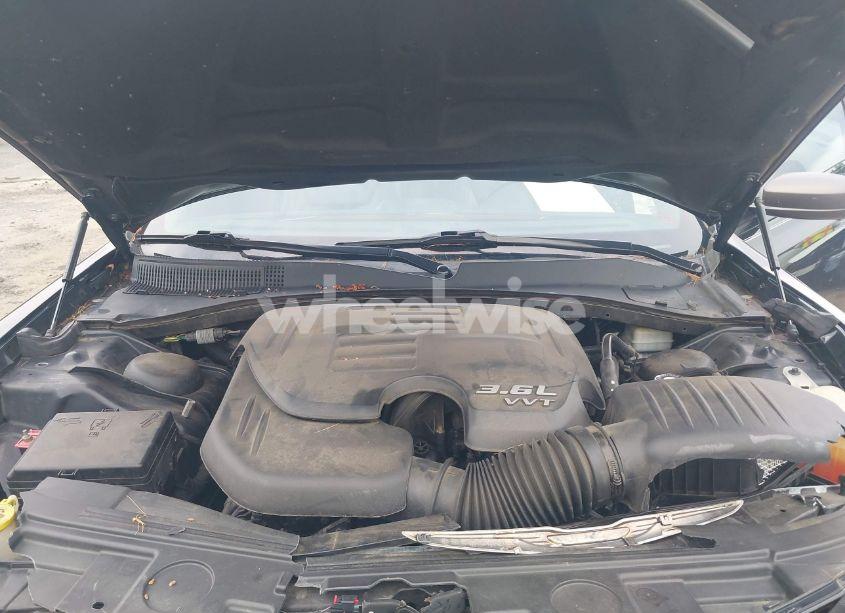 Photo 10 of 2014 Chrysler 300c JOHN VARVATOS LIMITED EDITION AWD (VIN 2C3CCAJG4EH236969)