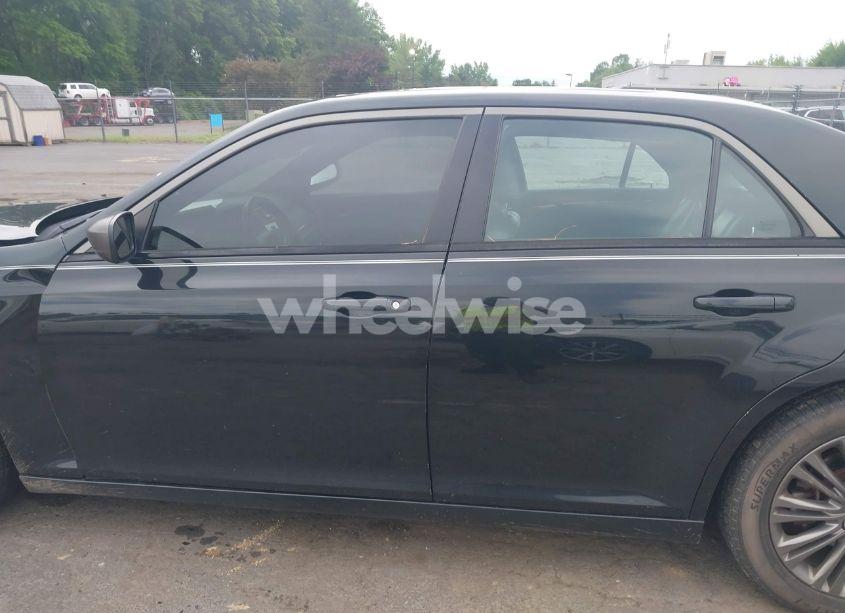 Photo 14 of 2014 Chrysler 300c JOHN VARVATOS LIMITED EDITION AWD (VIN 2C3CCAJG4EH236969)