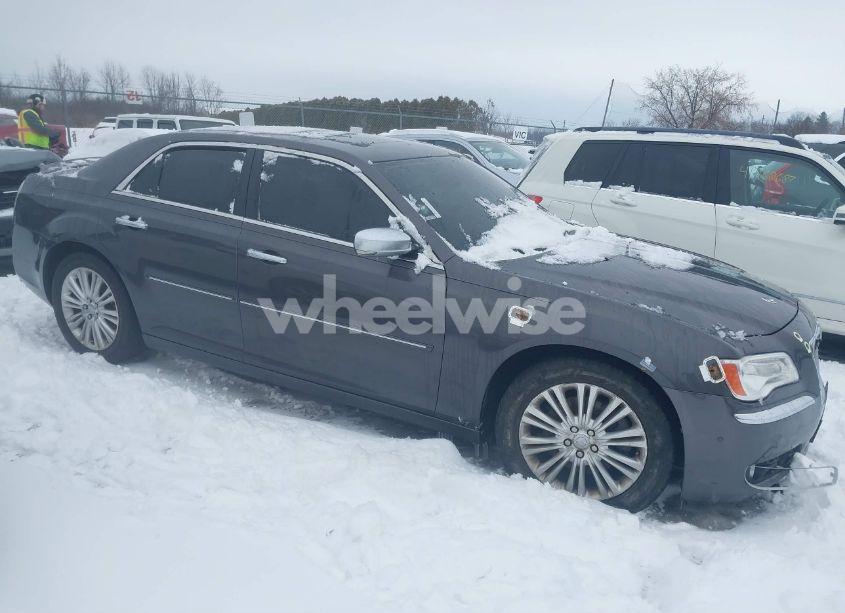 2013 Chrysler 300c JOHN VARVATOS LUXURY EDITION AWD (VIN 2C3CCAJTXDH621920) main photo