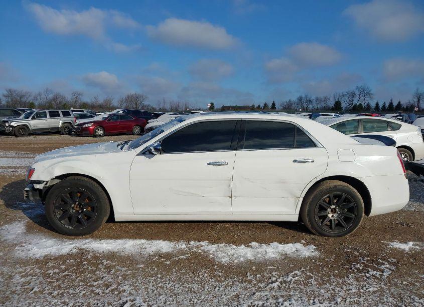 Photo 15 of 2013 Chrysler 300c AWD (VIN 2C3CCAKG3DH538251)