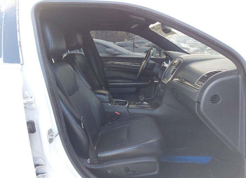 Photo 5 of 2013 Chrysler 300c AWD (VIN 2C3CCAKG3DH538251)